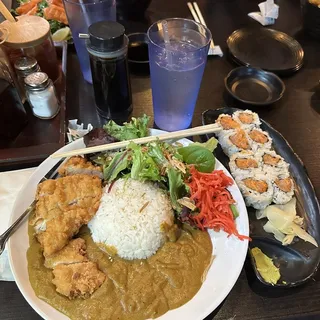 Spicy Yellowtail Roll (8)*