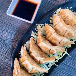 Gyoza (7 Pieces)