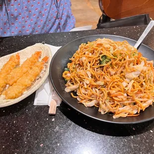 Fried noodles and shrimp tempura