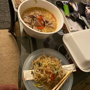 Beef tan tan spicy. More beans sprouts than noodles. No spice at all. Broth had no flavor. This is probably the worst ramen I've ever had.