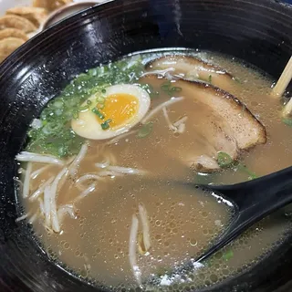 Shoyu Ramenu (Pork Broth)