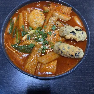 Tteokbokki ()