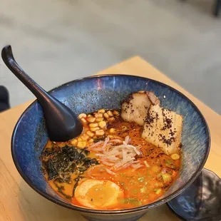 IG @hangrytrails.us (Premium Black Ramen)