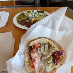 Falafel pita