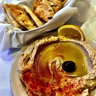 Hummus w/ pita