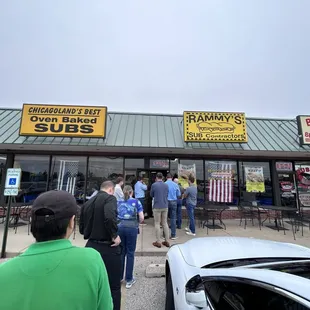 Lunch line? No problem! It&apos;s THAT good.