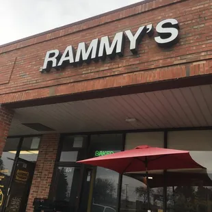the outside of a restaurant
