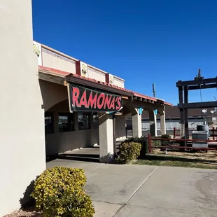 Enterence and food we ordered