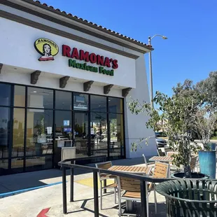 Nice mini mall.  Very clean and new inside