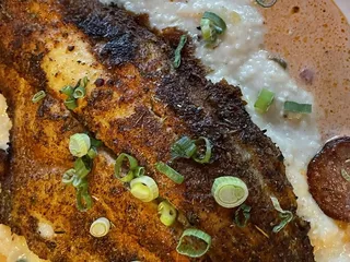 Levon's Bar and Grill