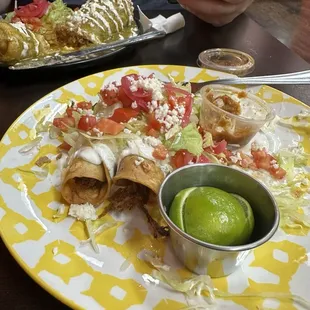 Fautas (rolled tacos)