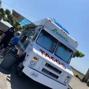 Don't pass this truck!!! Turn back you won't regret it.