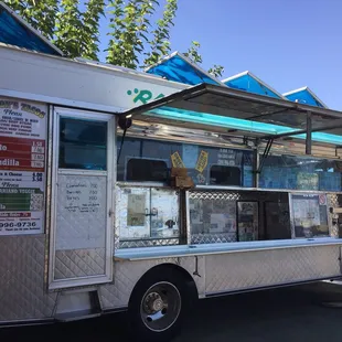 Awesome food truck in the middle of nowhere!