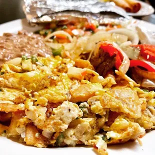 ws a plate of mexican food