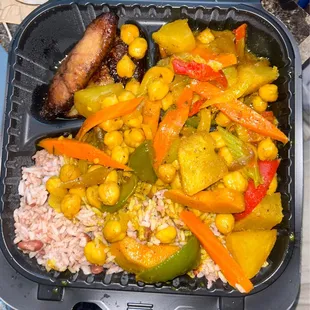 Potatoes and chickpea coconut curry with rice &amp; peas + plantain