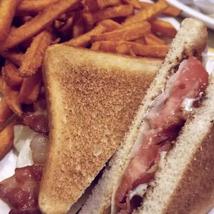 .. Cannot go wrong with B.L.T and Schweet Potatoe!!
