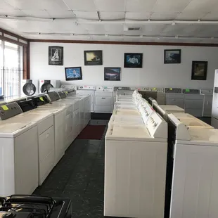 Lots of nice clean appliance