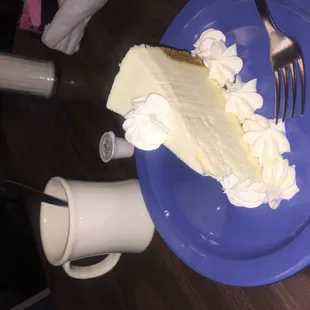 Cheesecake with black coffee