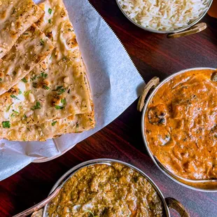 Saag, tikka masala, garlic naan