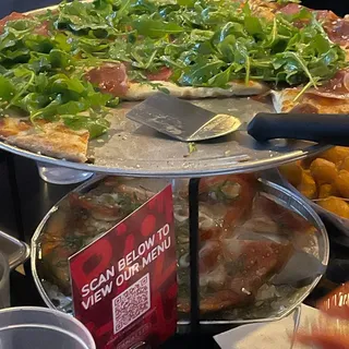 Prosciutto and Arugula Pizza