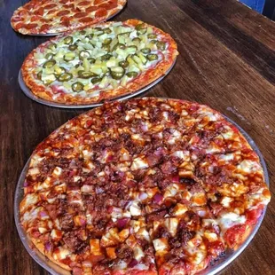 Large Thin Selection BBQ, Spicy Hawaiian, &amp; Pepperoni