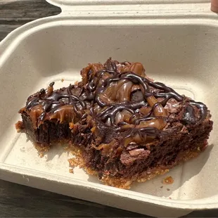 Salted Carmel brownie with pretzel crust
