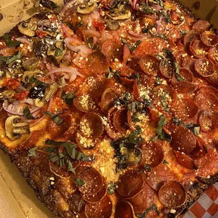 Half veggie/Half pepperoni