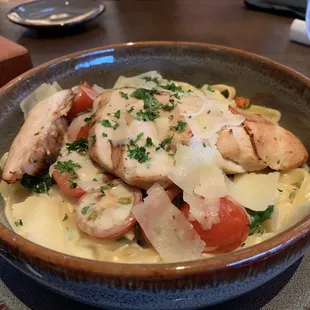 Chicken alfredo.