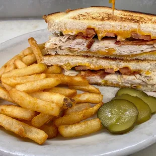 Turkey-Bacon-cheese Sandwhich