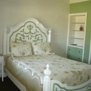 Nice and clean! Loved staying there! Like a B &amp; B type room set up. Ranch Motel in Tehachapi, CA.