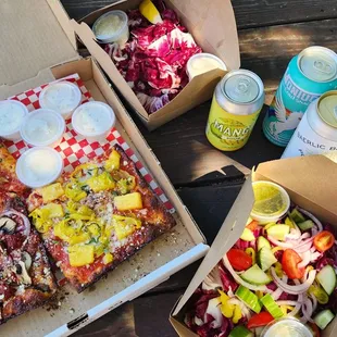 3 types of "quarter" pizzas plus both types of salads and drinks