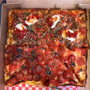 Half pepperoni and half #4