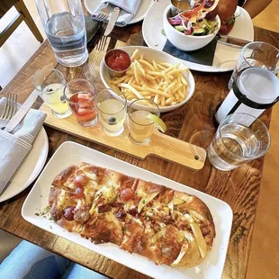 Gorgonzola Apple Flatbread