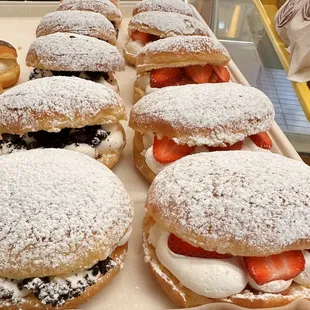 Oreo crumbles with whip cream donuts &amp; fresh strawberries with whip cream