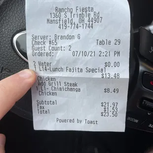 Lying server. Shifty manager. Stay away.