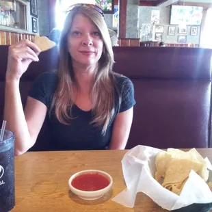 Enjoying a late lunch with free chips and salsa!