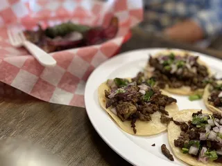 Los Arbolitos
