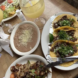 Tacos de carne asade side of grilled vegetables