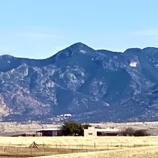Rancho Milagro at the foot of majestic mountains