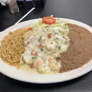 a plate of mexican food