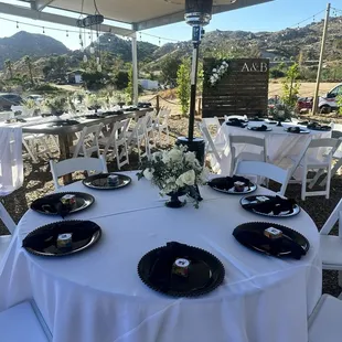 Farm Tables and Round Tables