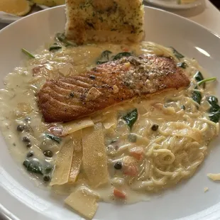 Salmon pasta