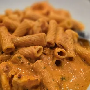 Rigatoni Vodka Sauce w/ shrimp