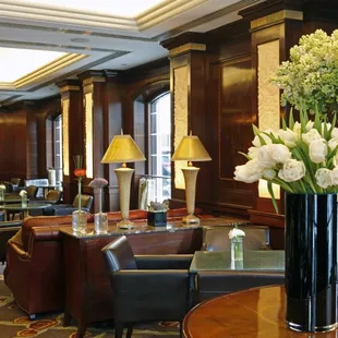 Randolph's Bar &amp; Lounge