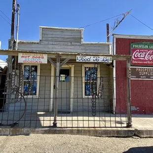 05.27.23 Randsburg Road a few miles south of Red Rock State Park