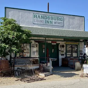 05.27.23 antique shop