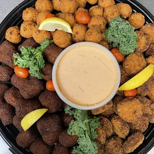 Sampler Trio Tray
Boudin Balls, Hush Puppies, Crab Cakes