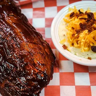 ribs and mashed potatoes
