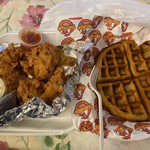 1. Randy's Best (3 Wings + Waffle)