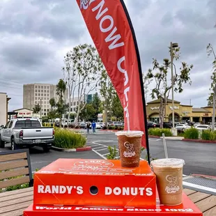 Randys Donuts